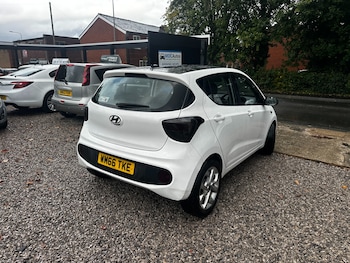 Used Hyundai i10 2017 for sale - 79571369: Photo