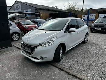 Used Peugeot 208 2015 for sale - 78390540: Photo