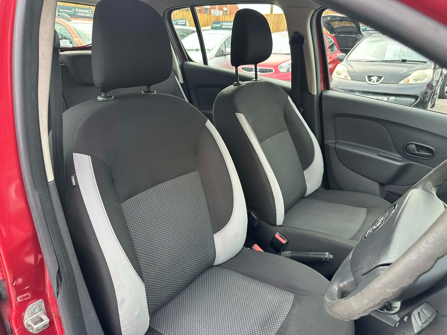 Used Dacia Sandero 2014 for sale - 77689557: Photo 5