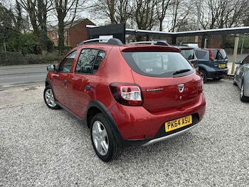 Used Dacia Sandero Stepway 2014 for sale - 77326491: Photo