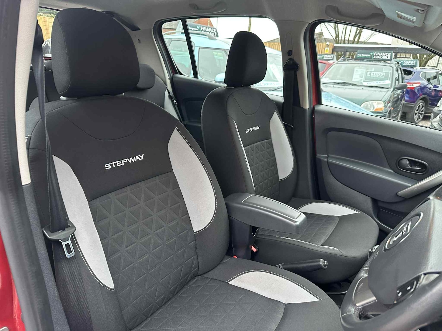 Used Dacia Sandero Stepway 2014 for sale - 77326491: Photo 5