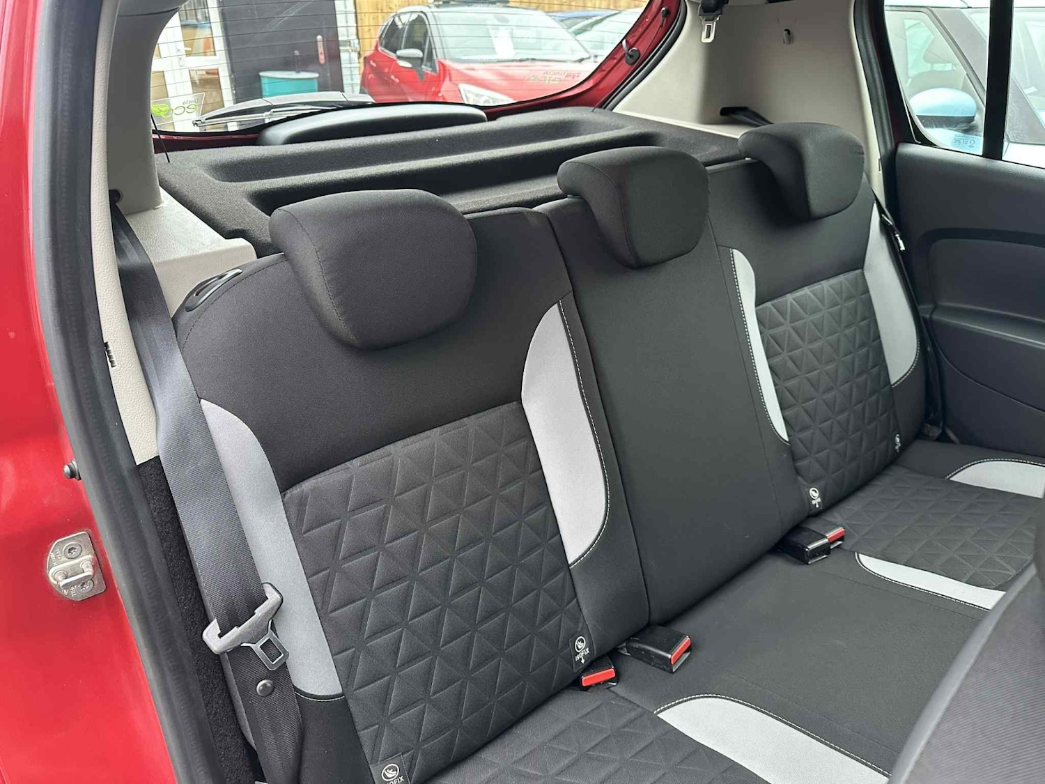 Used Dacia Sandero Stepway 2014 for sale - 77326491: Photo 6