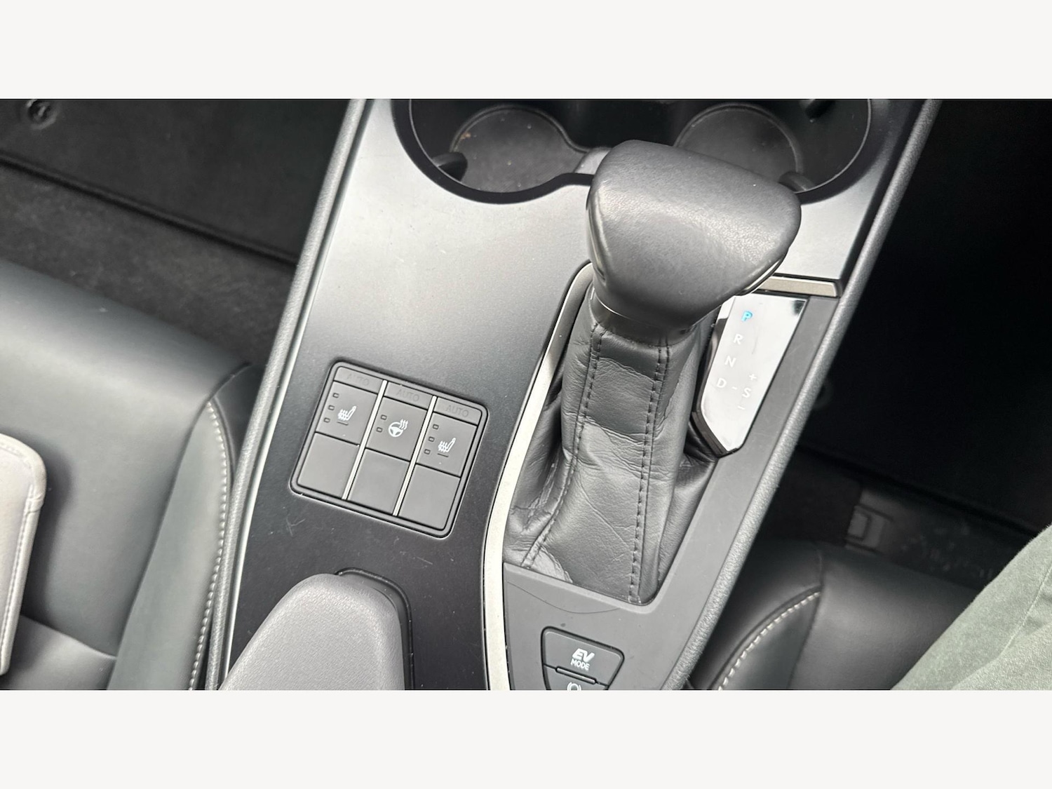 Used Lexus UX 2023 for sale - 76991233: Photo 29