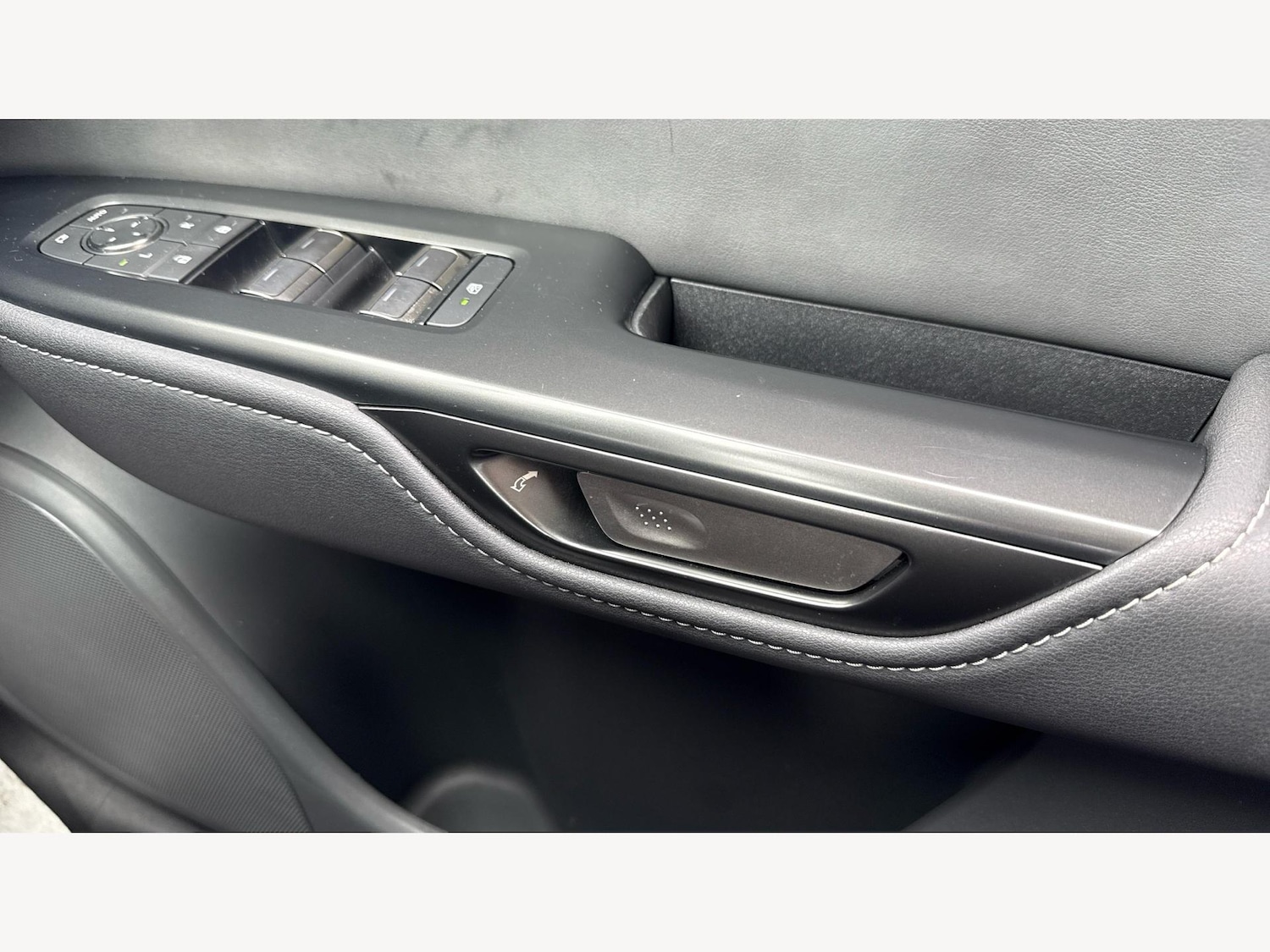 Used Lexus RZ 2024 for sale - 76688672: Photo 29