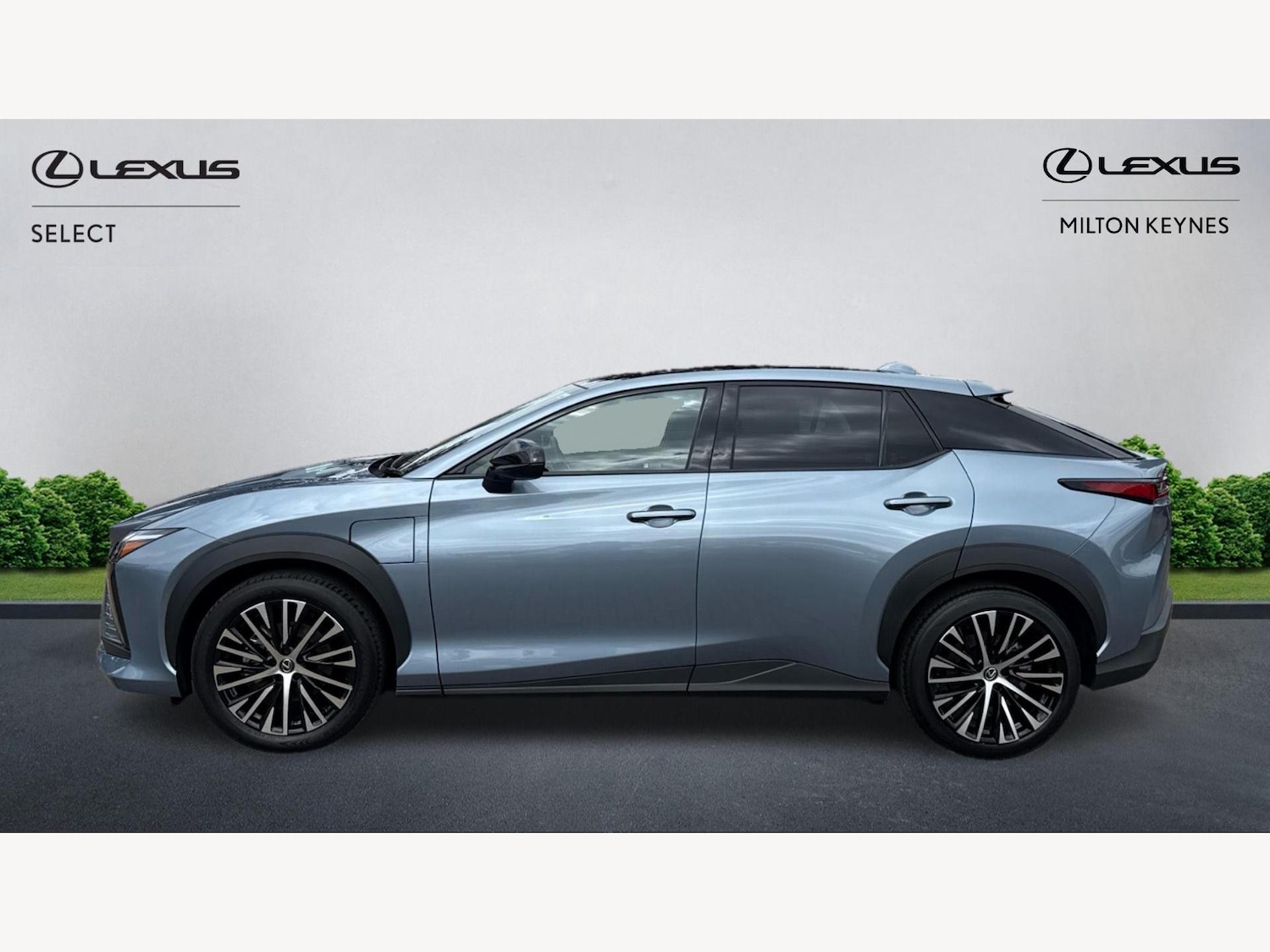 Used Lexus RZ 2024 for sale - 76688672: Photo 3