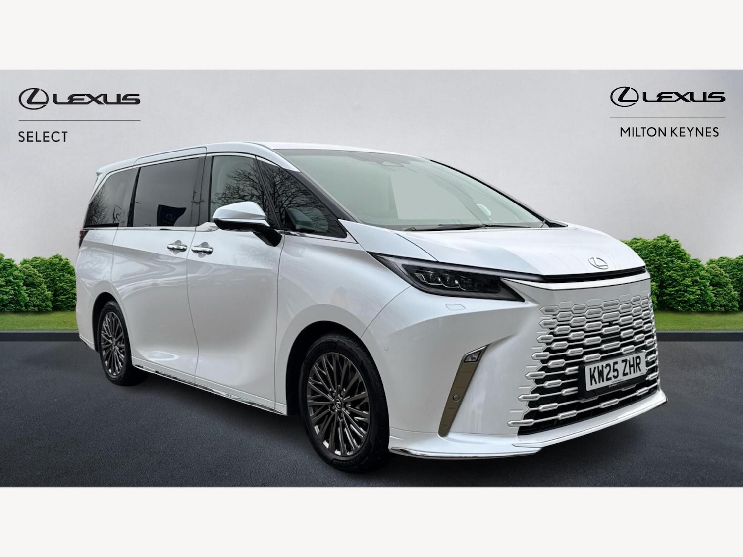 Used Lexus LM 2025 for sale - 76976283: Photo 1