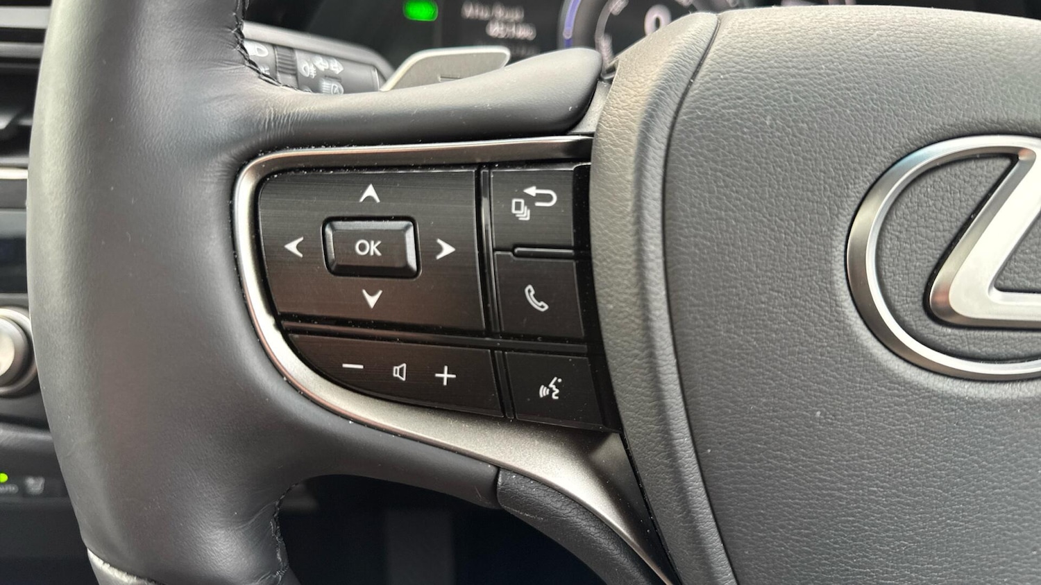 Used Lexus ES 2025 for sale - 77021257: Photo 32