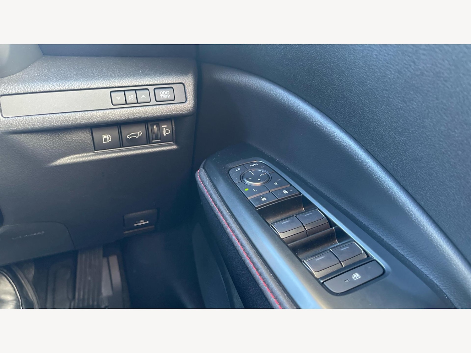 Used Lexus LBX 2024 for sale - 77053931: Photo 28