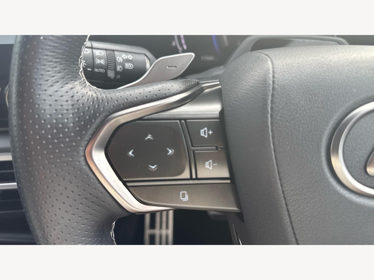 Used Lexus RX 2023 for sale - 76918664: Photo 30