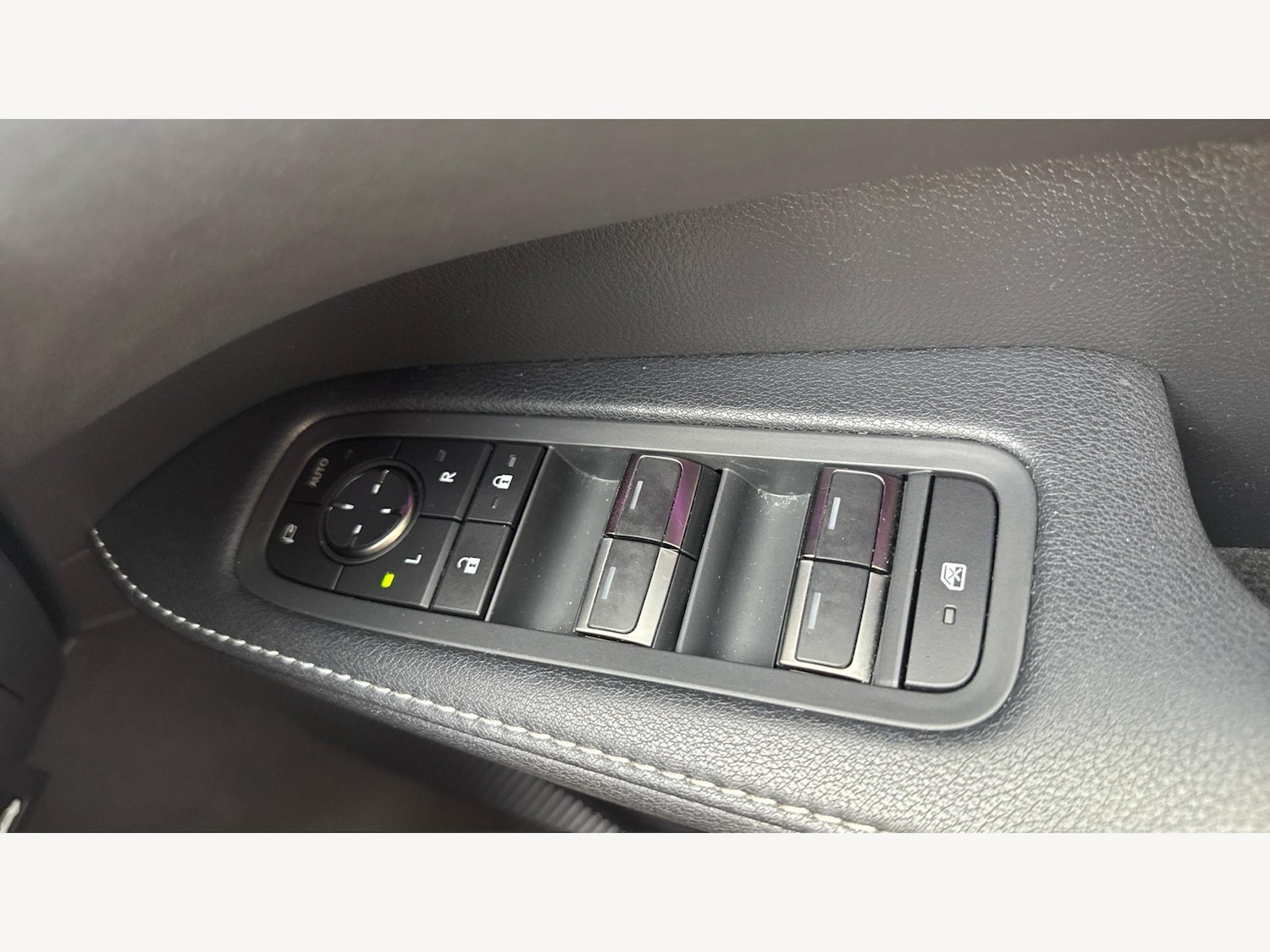 Used Lexus RX 2023 for sale - 76918664: Photo 32