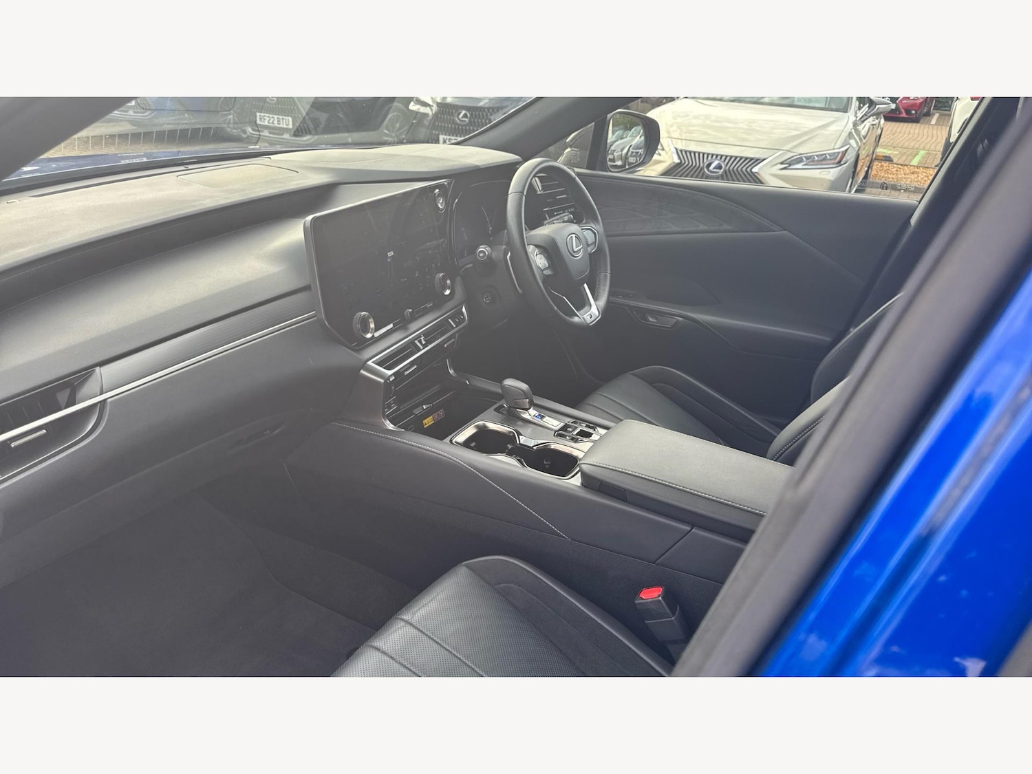 Used Lexus RX 2023 for sale - 76918664: Photo 8