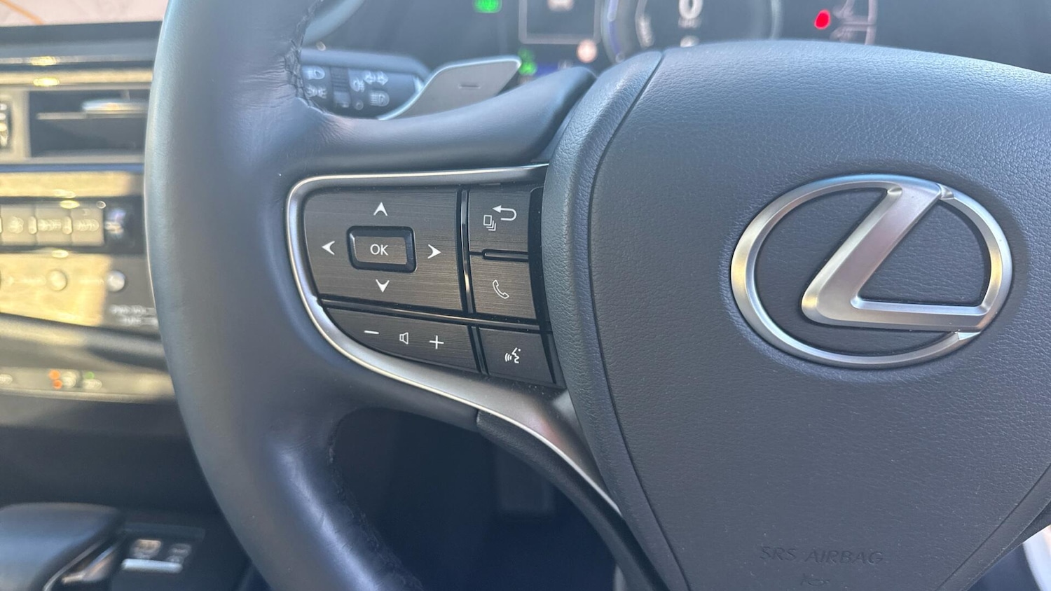 Used Lexus ES 2023 for sale - 76765189: Photo 40