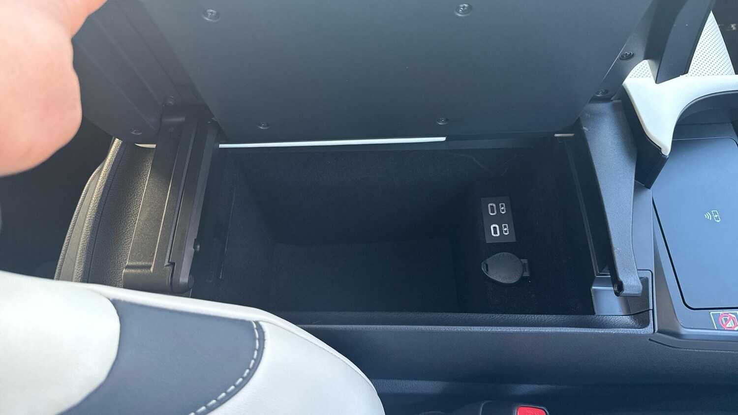 Used Lexus ES 2023 for sale - 76765189: Photo 46