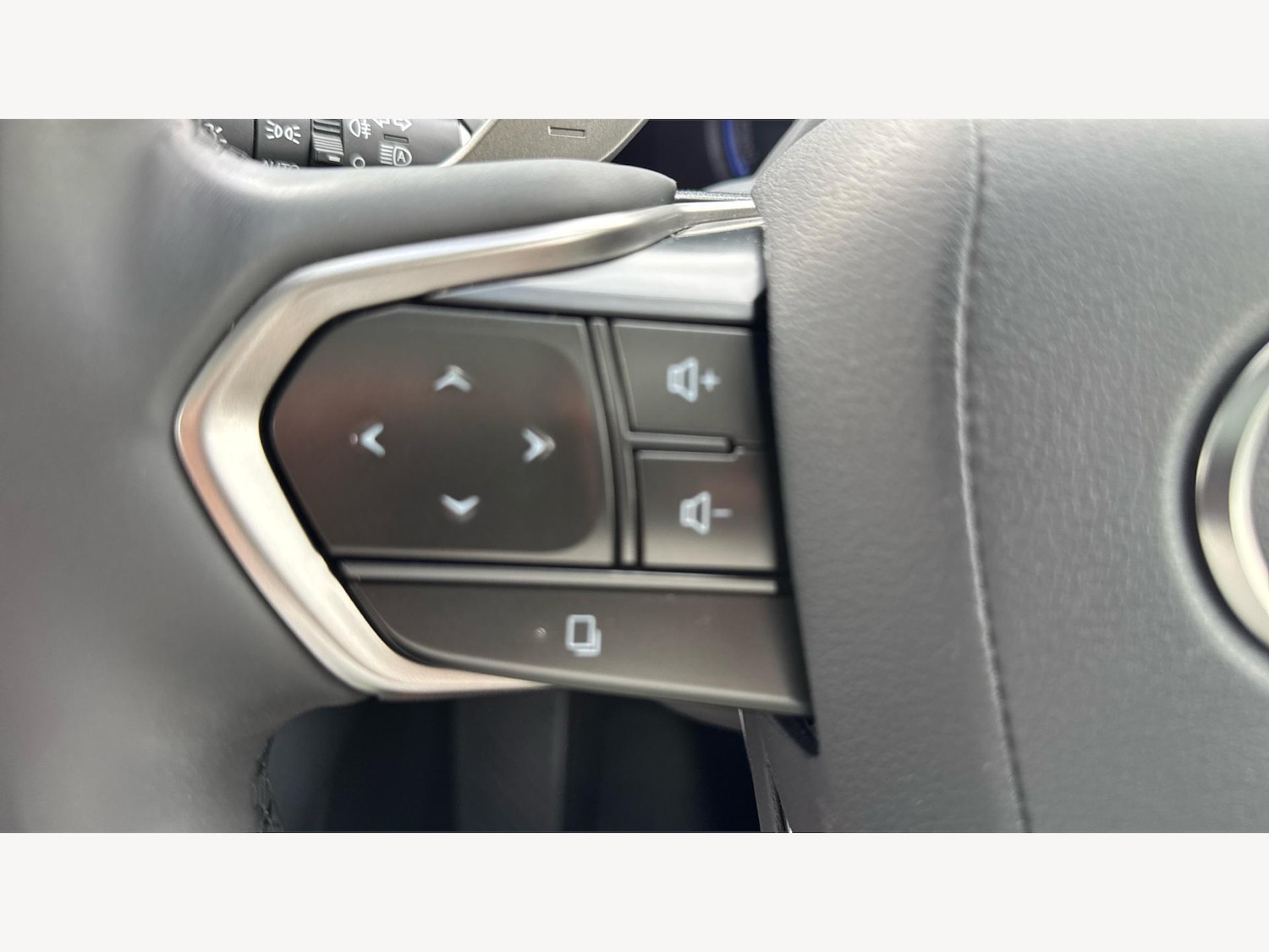 Used Lexus RZ 2024 for sale - 76898502: Photo 31