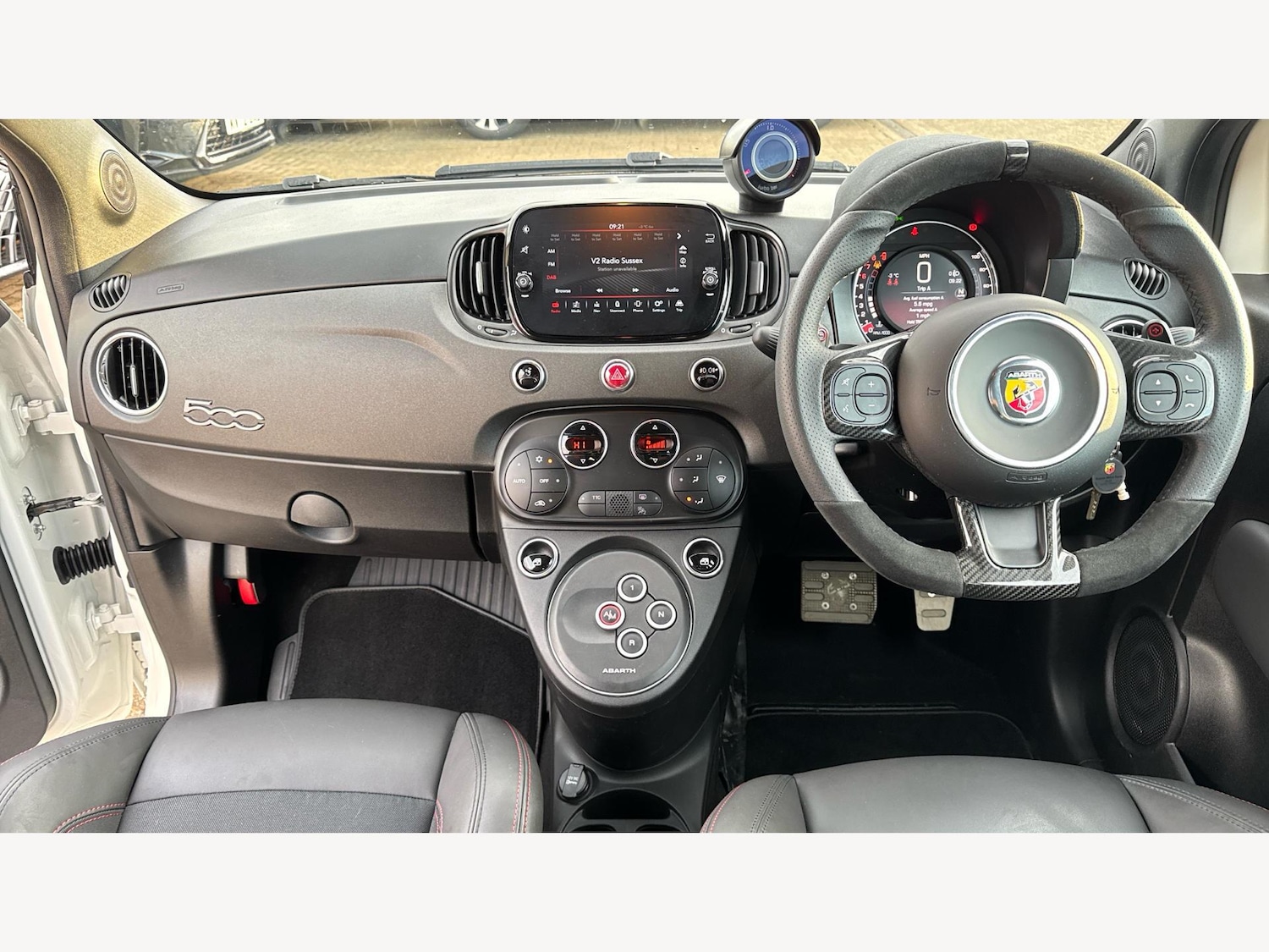 Used Abarth 695 2024 for sale - 77143556: Photo 9