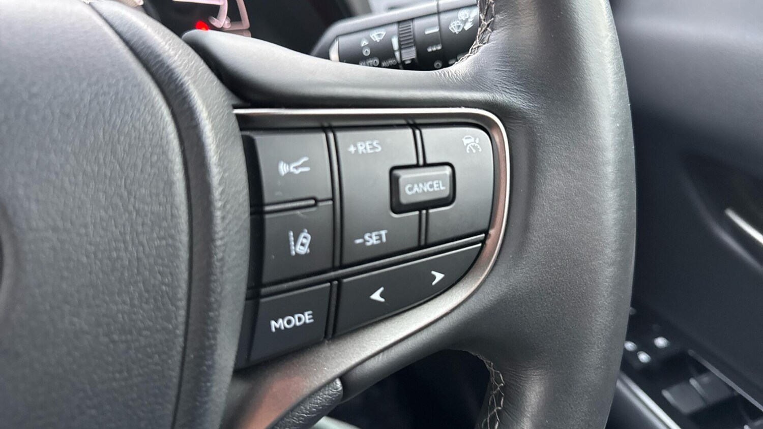 Used Lexus UX 2022 for sale - 76765217: Photo 32