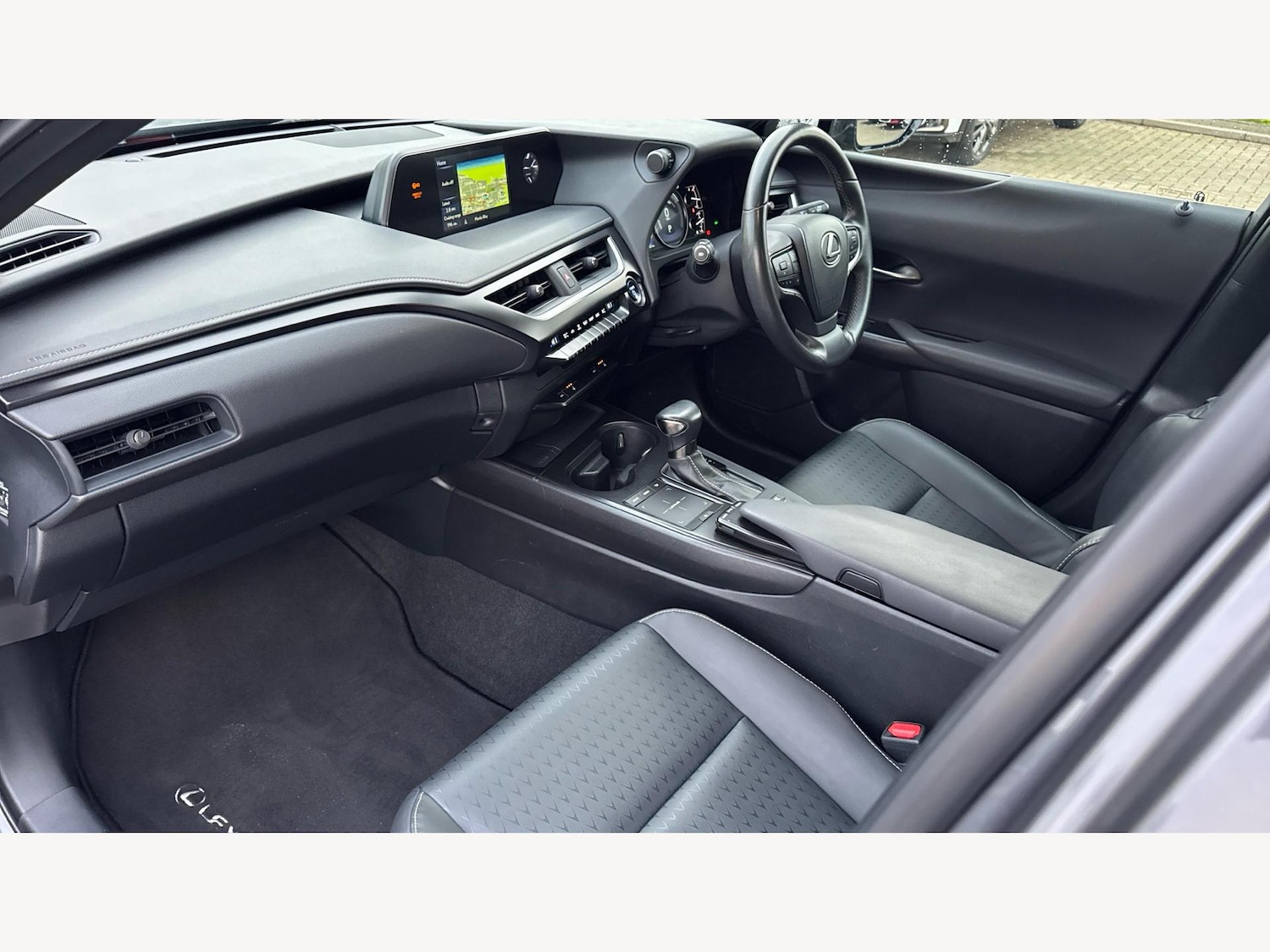 Used Lexus UX 2022 for sale - 76765217: Photo 8