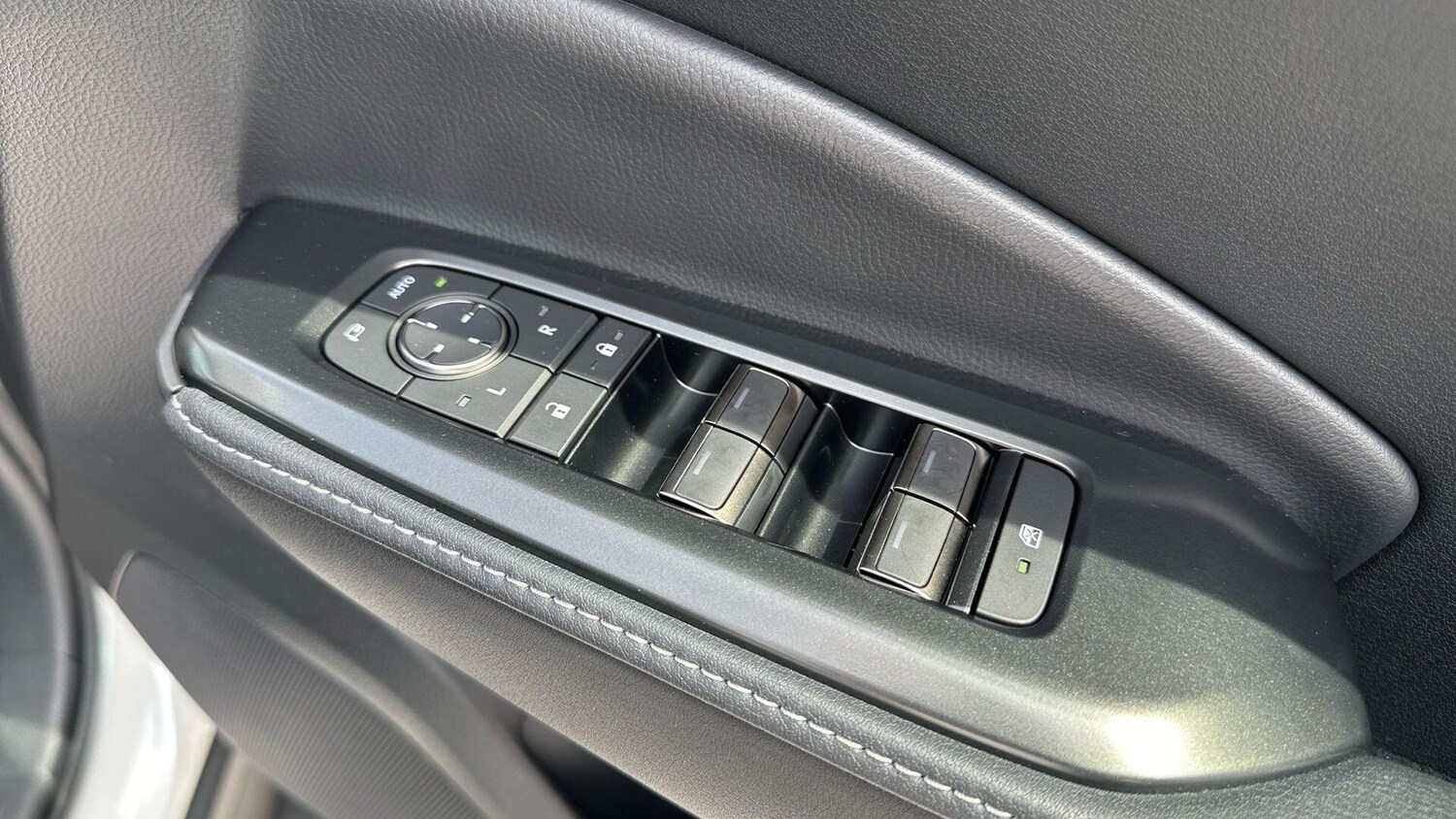 Used Lexus LBX 2025 for sale - 77202683: Photo 17