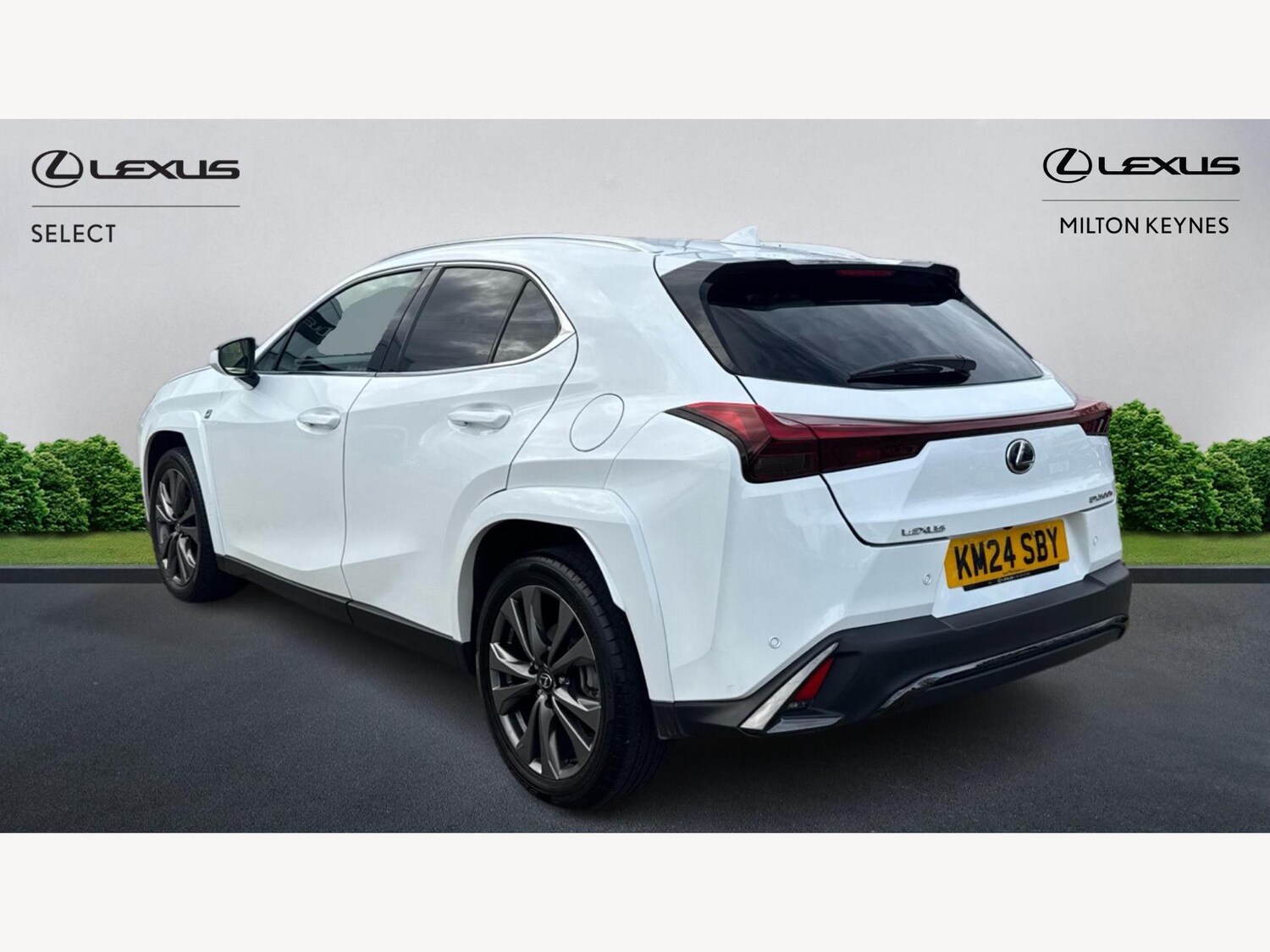 Used Lexus UX 2024 for sale - 76620189: Photo 2