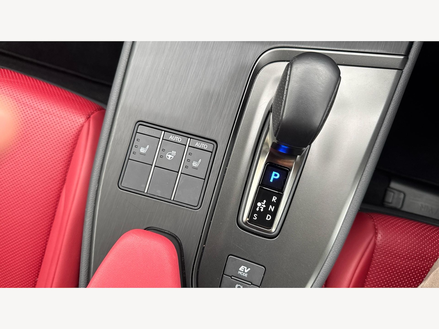 Used Lexus UX 2024 for sale - 76620189: Photo 30