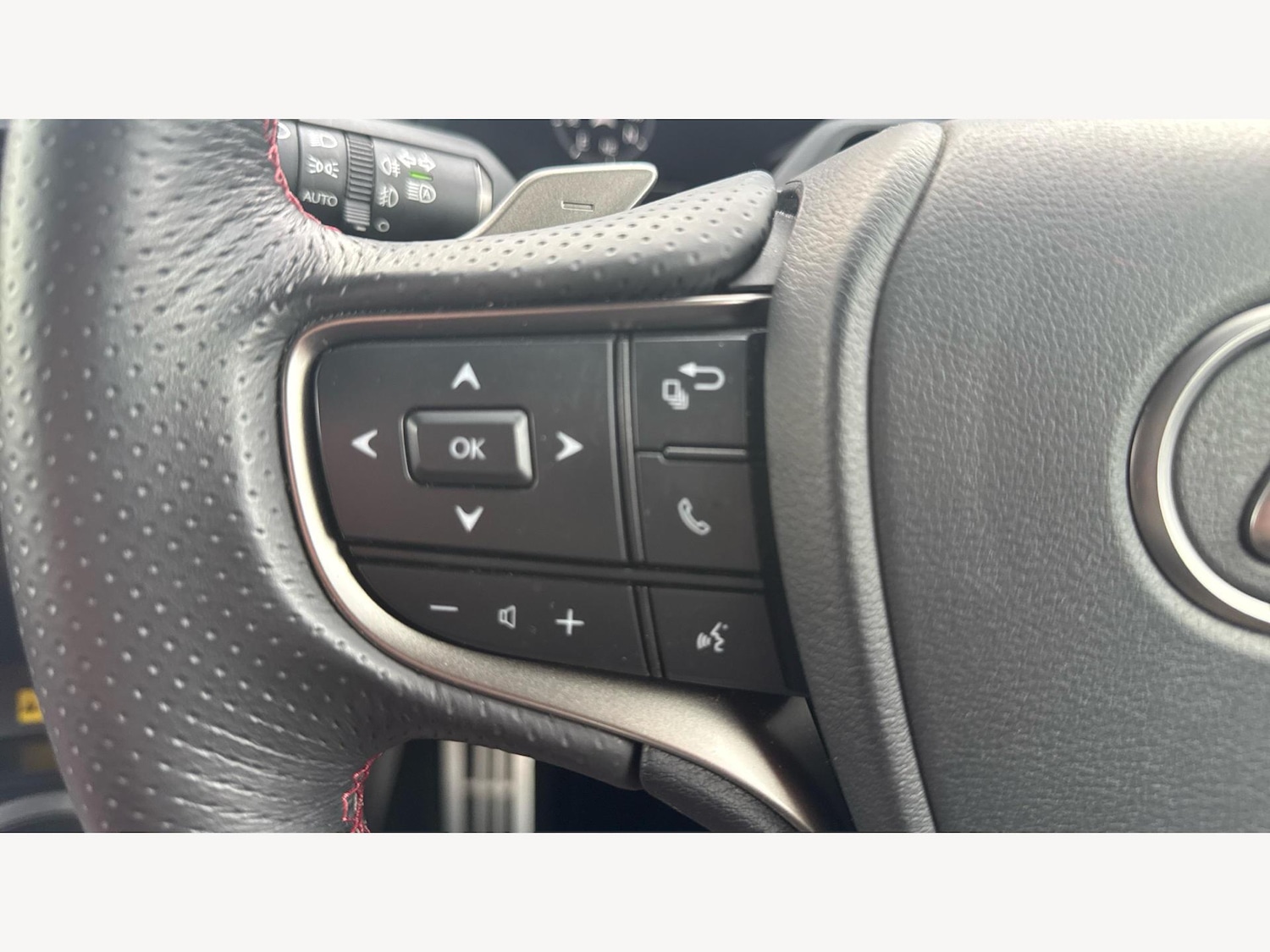 Used Lexus UX 2024 for sale - 76620189: Photo 31