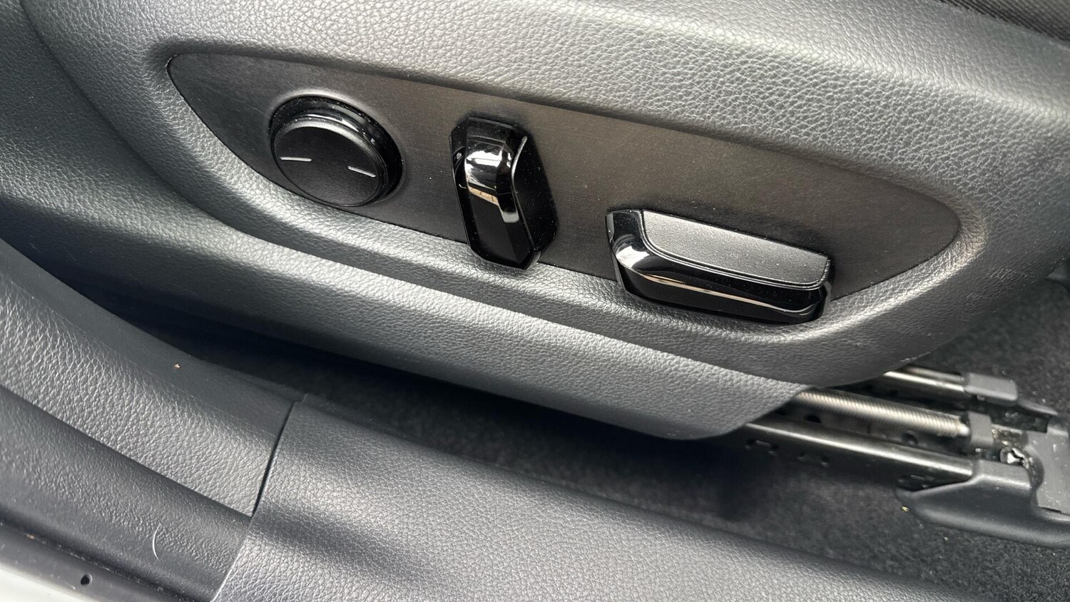 Used Lexus UX 2024 for sale - 76620189: Photo 37