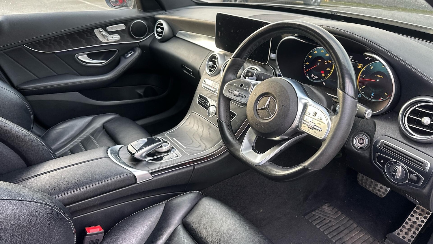 Used Mercedes-Benz C Class 2020 for sale - 76952576: Photo 5