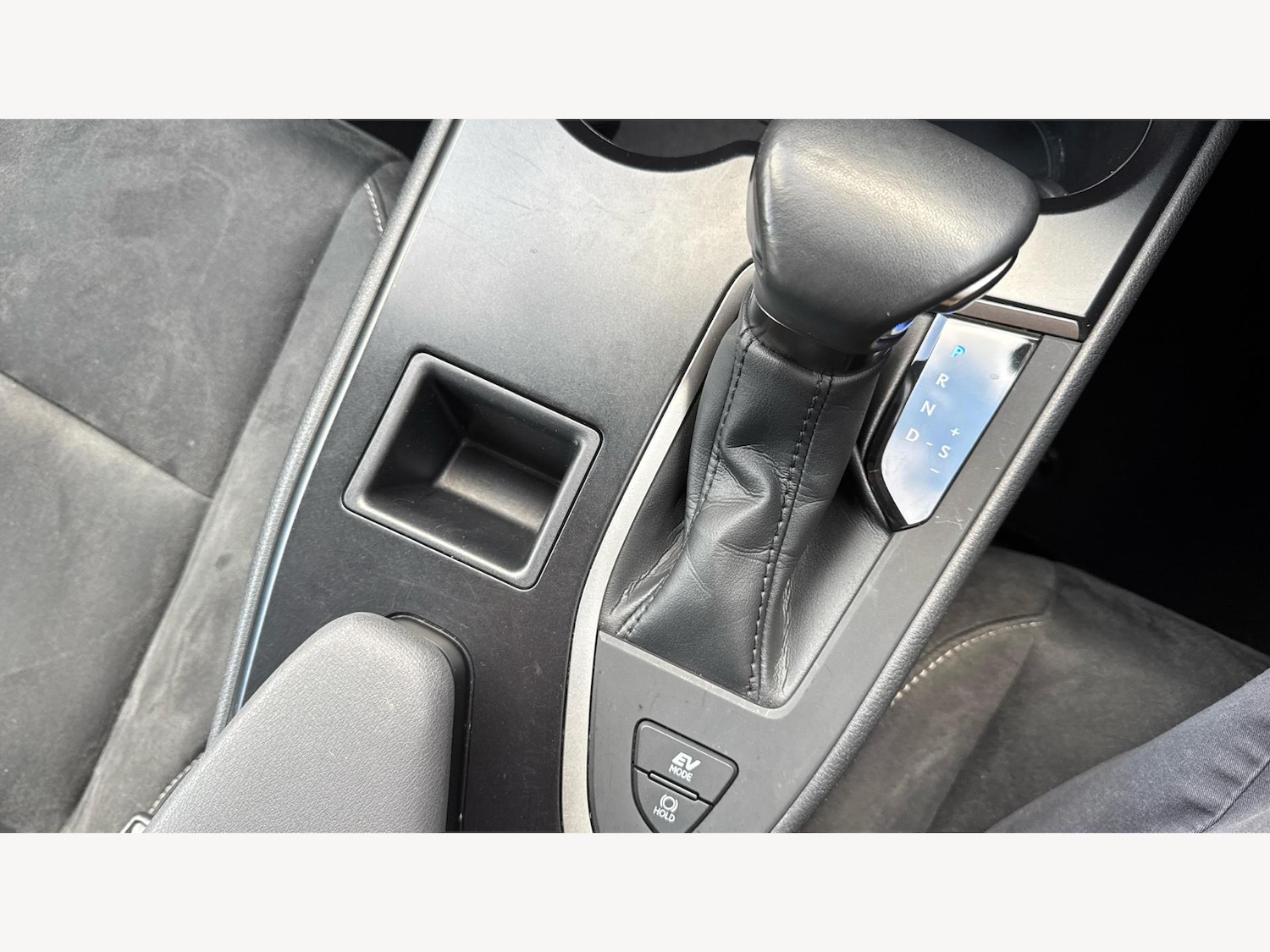 Used Lexus UX 2023 for sale - 76702192: Photo 28