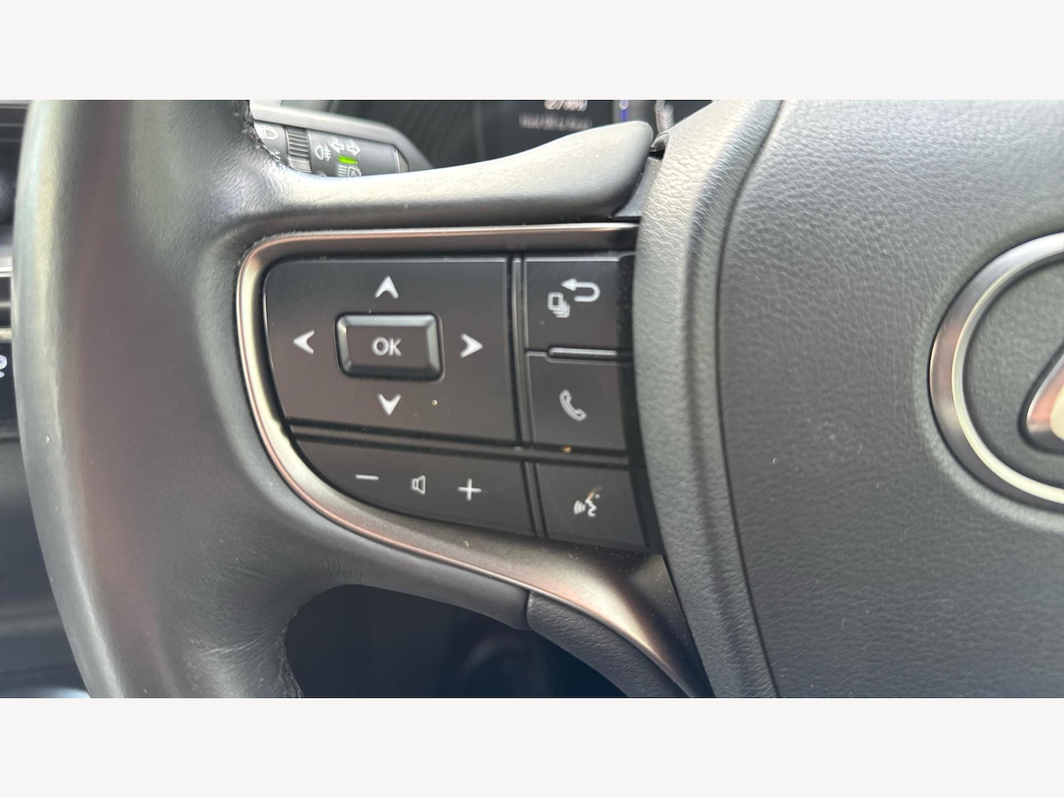 Used Lexus UX 2023 for sale - 76702192: Photo 29