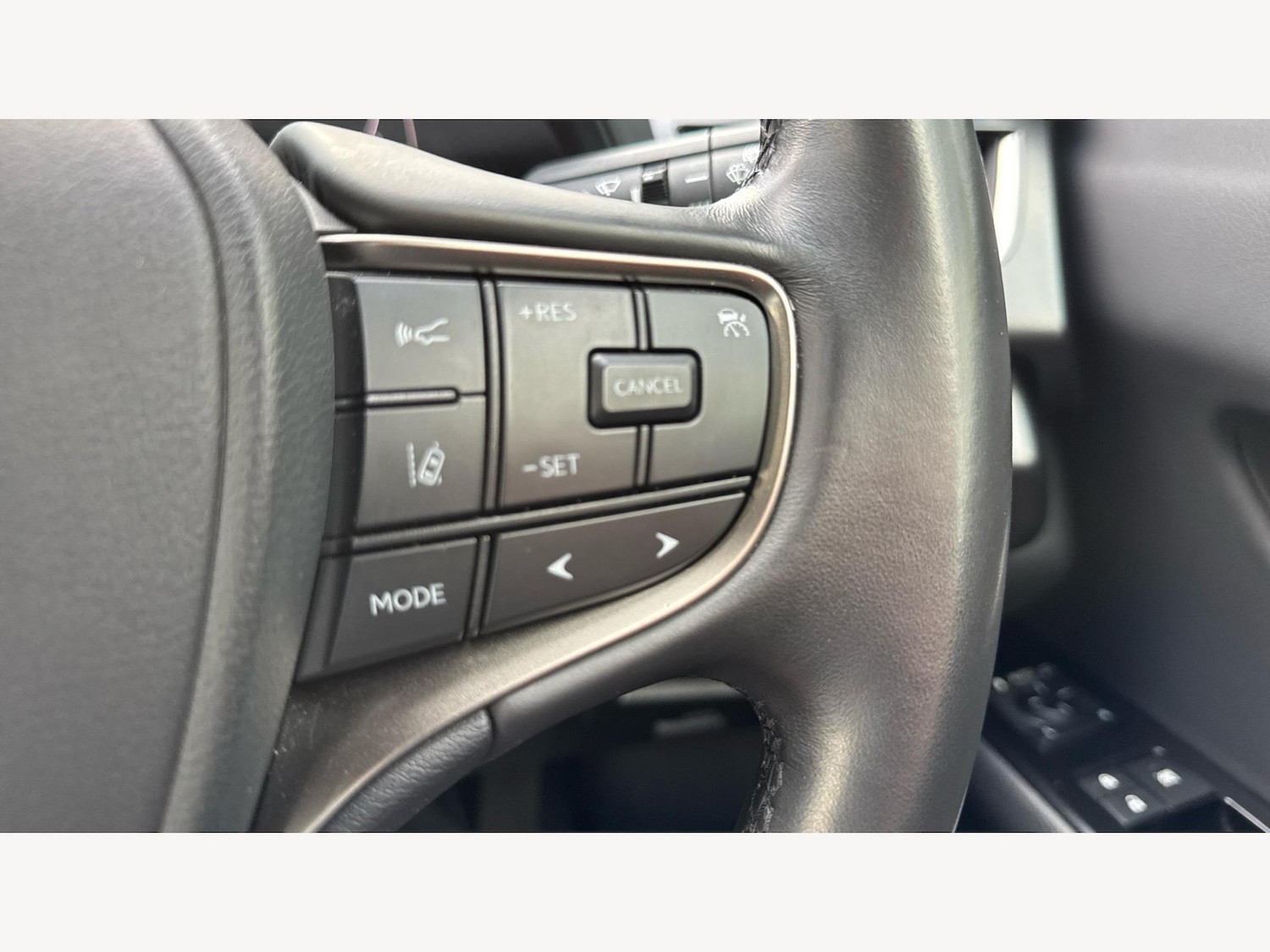 Used Lexus UX 2023 for sale - 76702192: Photo 30