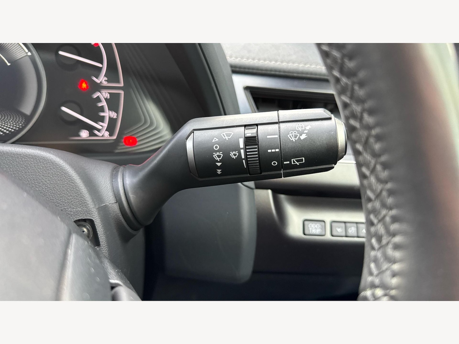 Used Lexus UX 2023 for sale - 76702192: Photo 32