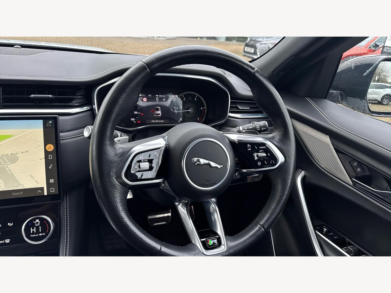 Used Jaguar F-Pace 2023 for sale - 78047132: Photo 13