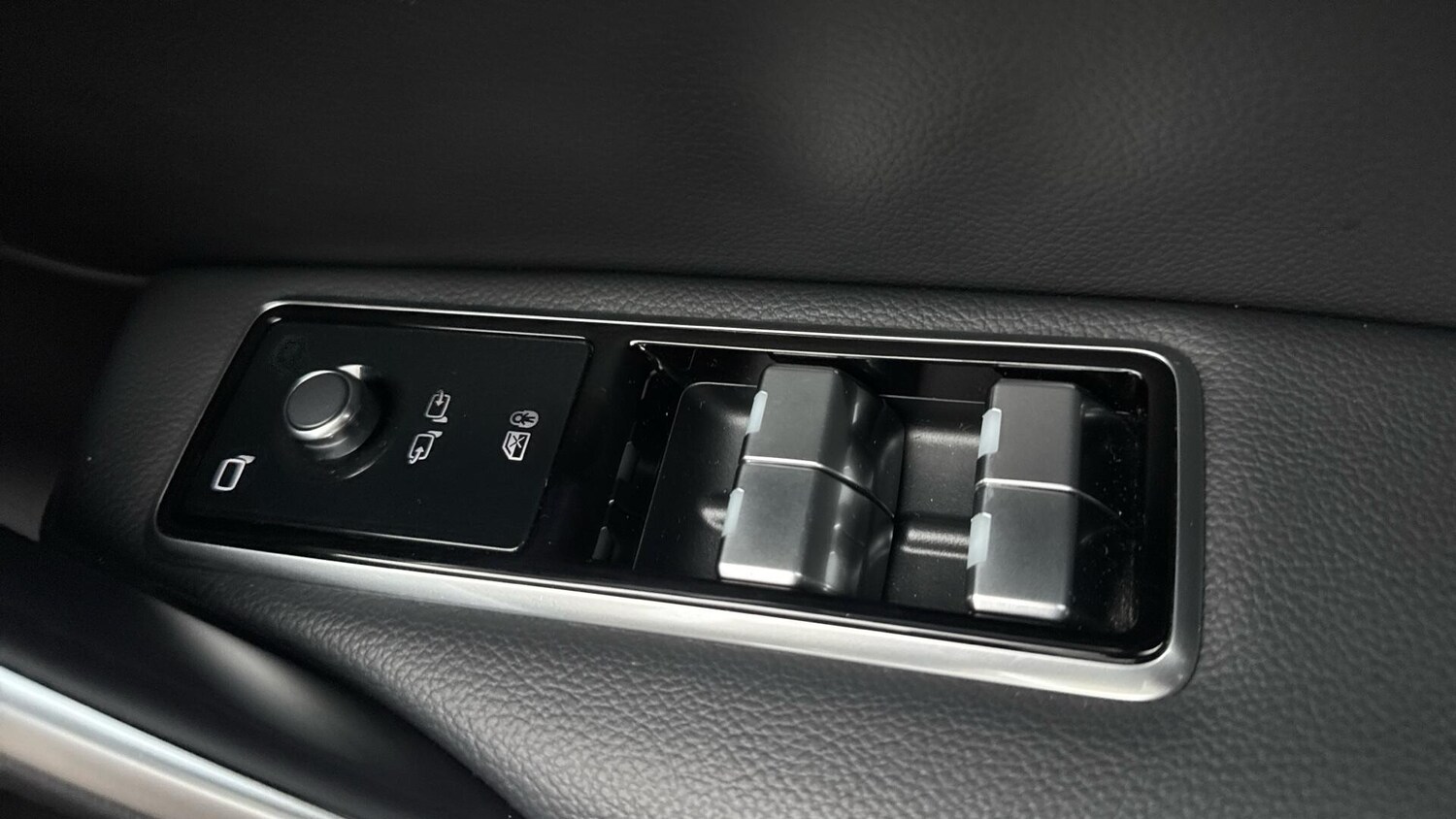 Used Jaguar F-Pace 2023 for sale - 78047132: Photo 36