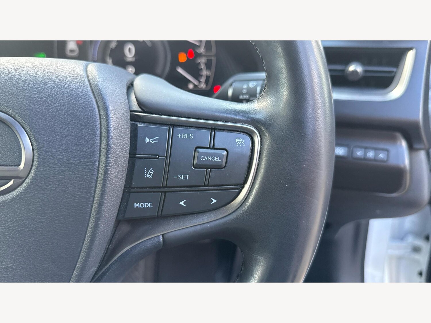 Used Lexus UX 2022 for sale - 75927718: Photo 25