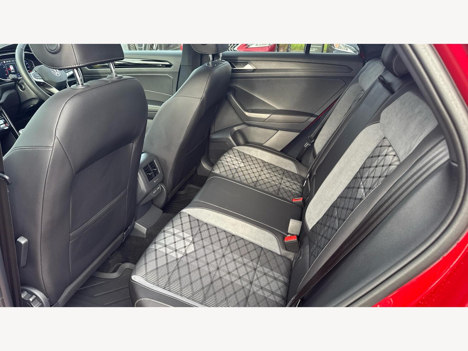 Used Volkswagen T-Roc 2023 for sale - 76550158: Photo 16