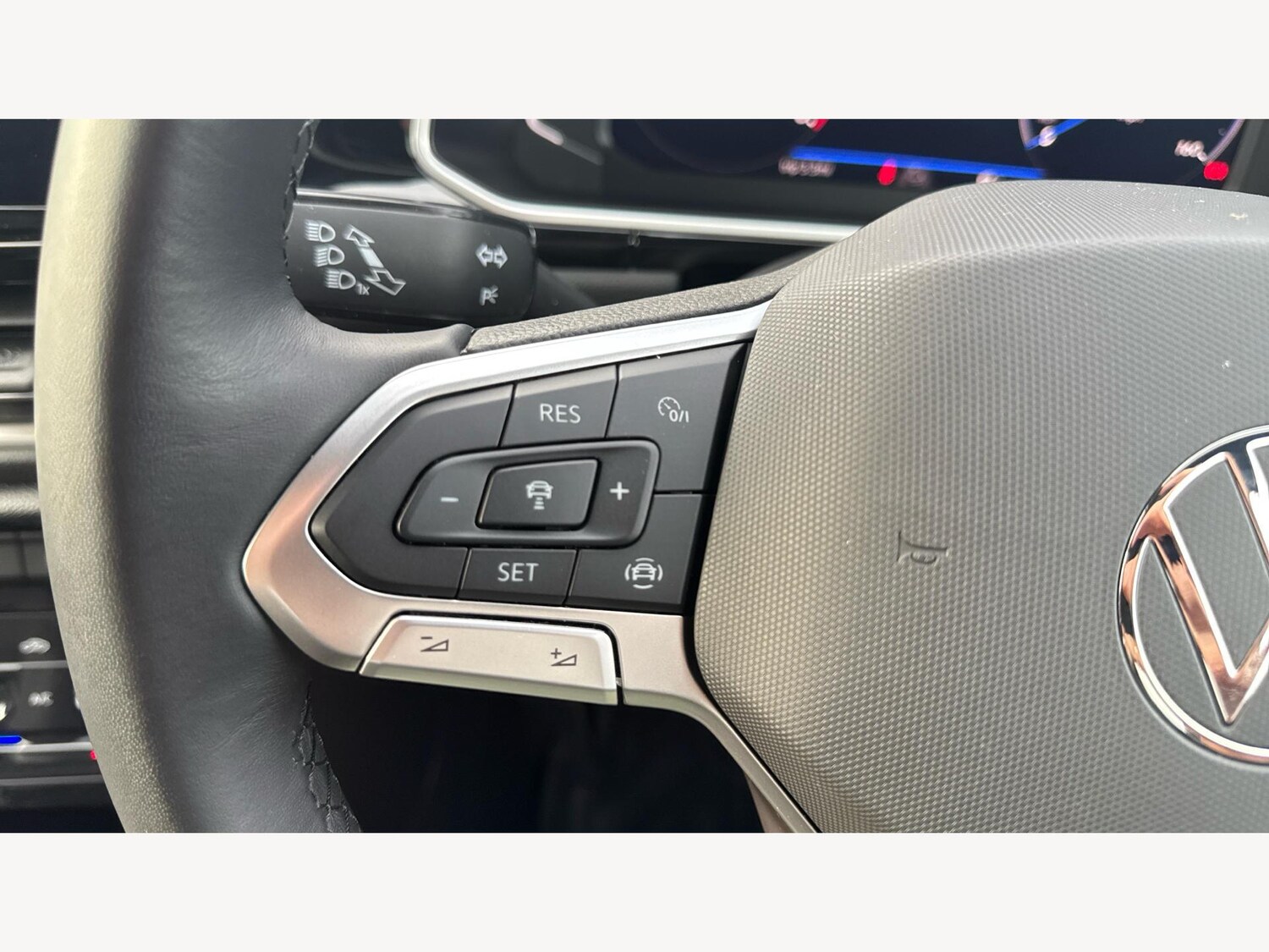 Used Volkswagen T-Roc 2023 for sale - 76550158: Photo 32