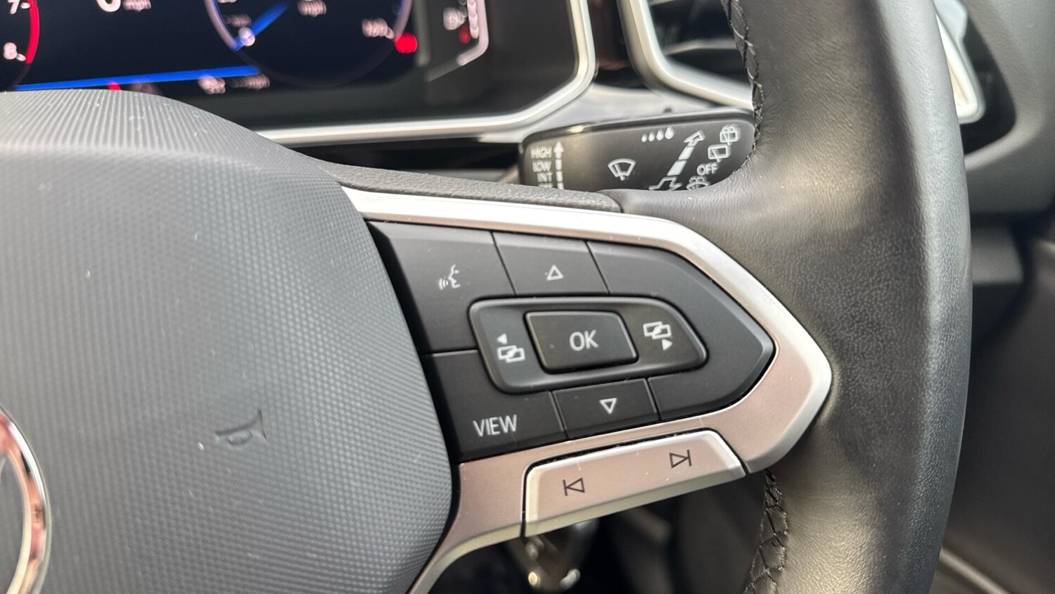 Used Volkswagen T-Roc 2023 for sale - 76550158: Photo 33