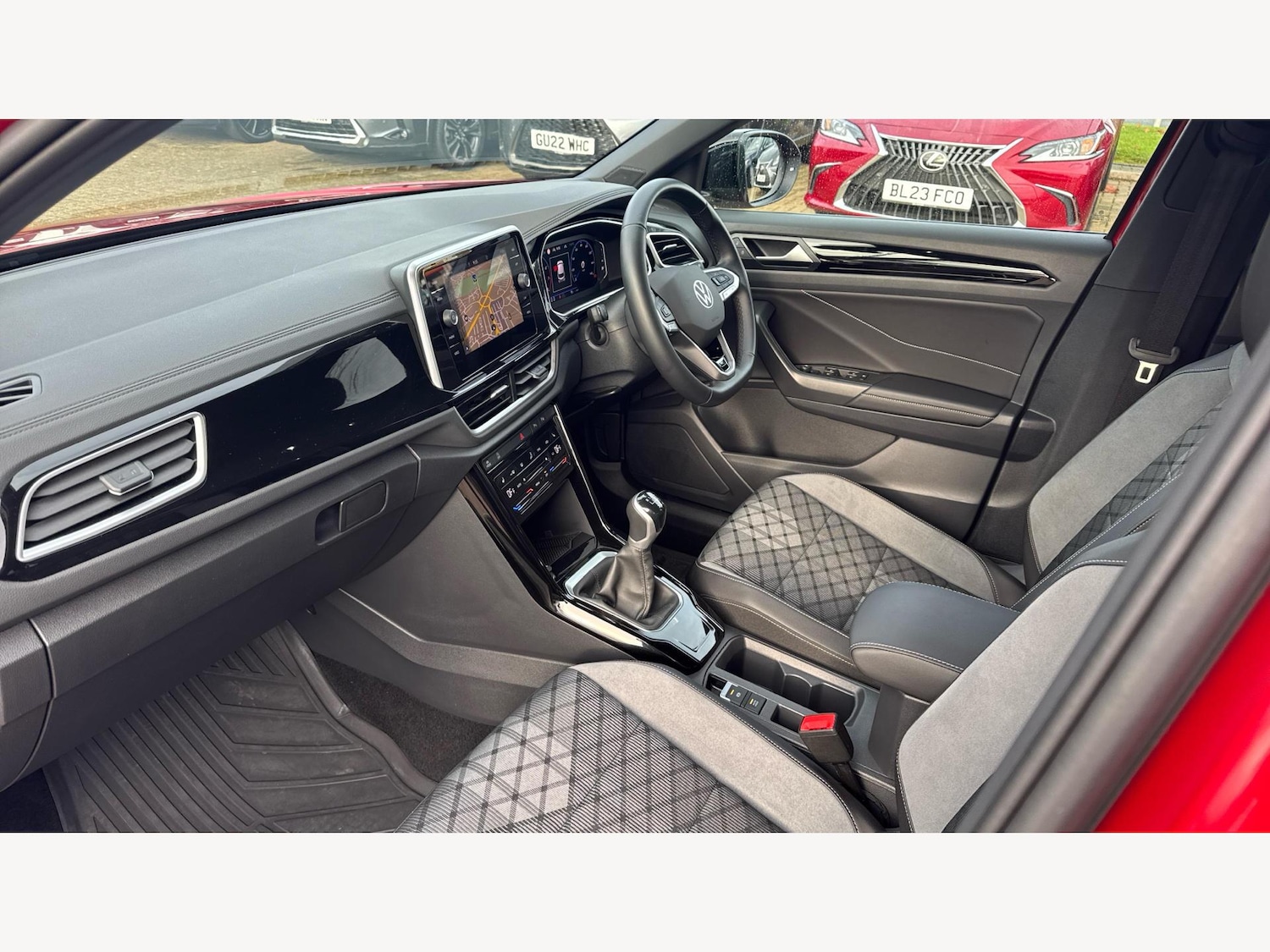 Used Volkswagen T-Roc 2023 for sale - 76550158: Photo 8