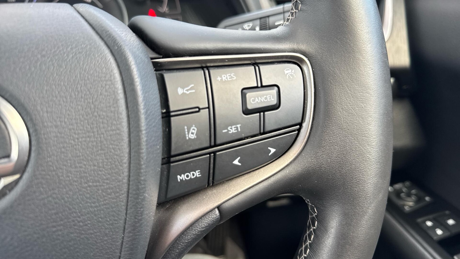 Used Lexus UX 2022 for sale - 77109142: Photo 34