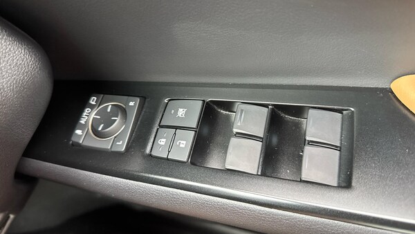 Used Lexus UX 2023 for sale - 76109618: Photo 32