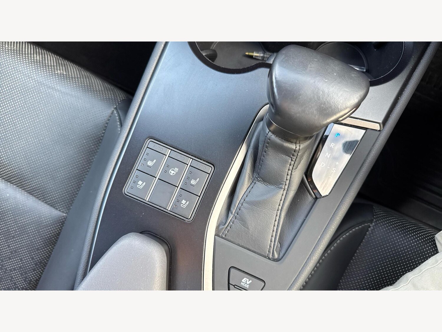 Used Lexus UX 2023 for sale - 76549416: Photo 31