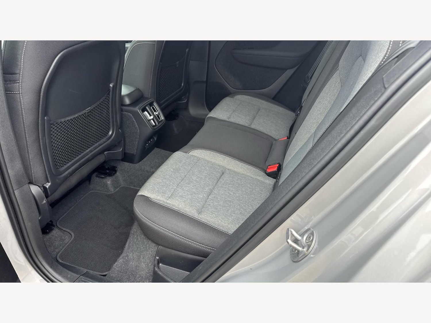 Used Volvo XC40 2023 for sale - 76326659: Photo 16