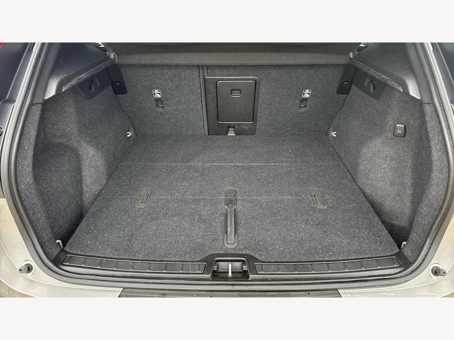 Used Volvo XC40 2023 for sale - 76326659: Photo 17