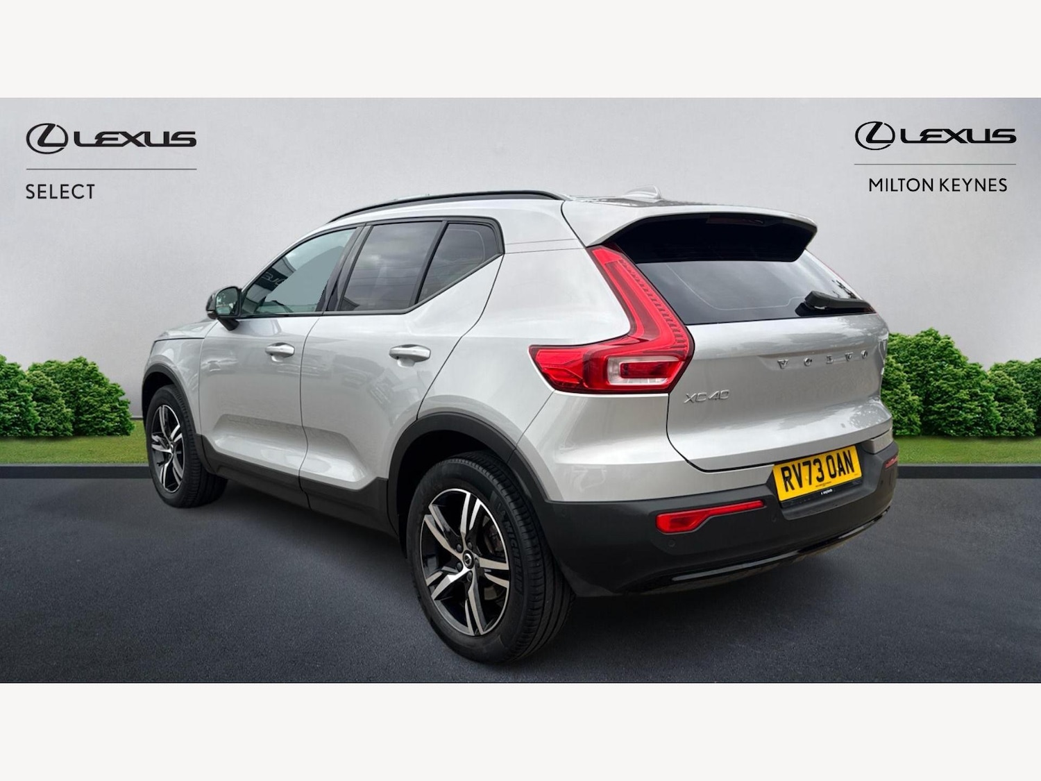 Used Volvo XC40 2023 for sale - 76326659: Photo 2