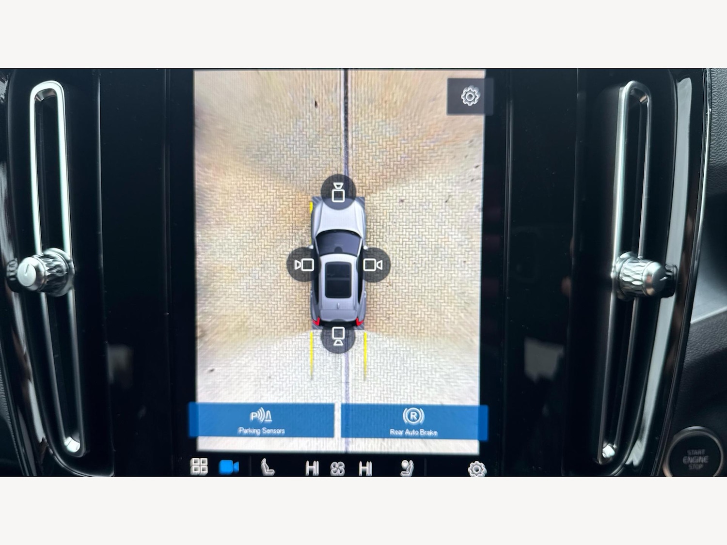 Used Volvo XC40 2023 for sale - 76326659: Photo 26