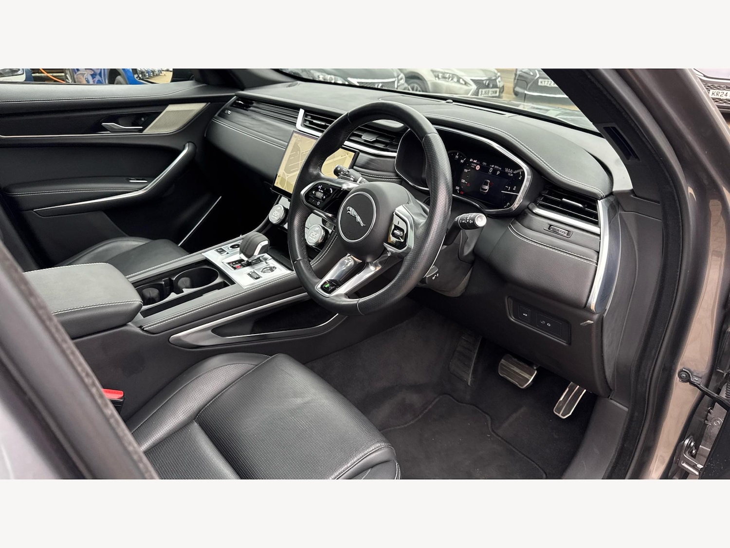 Used Jaguar F-Pace 2023 for sale - 76269980: Photo 15