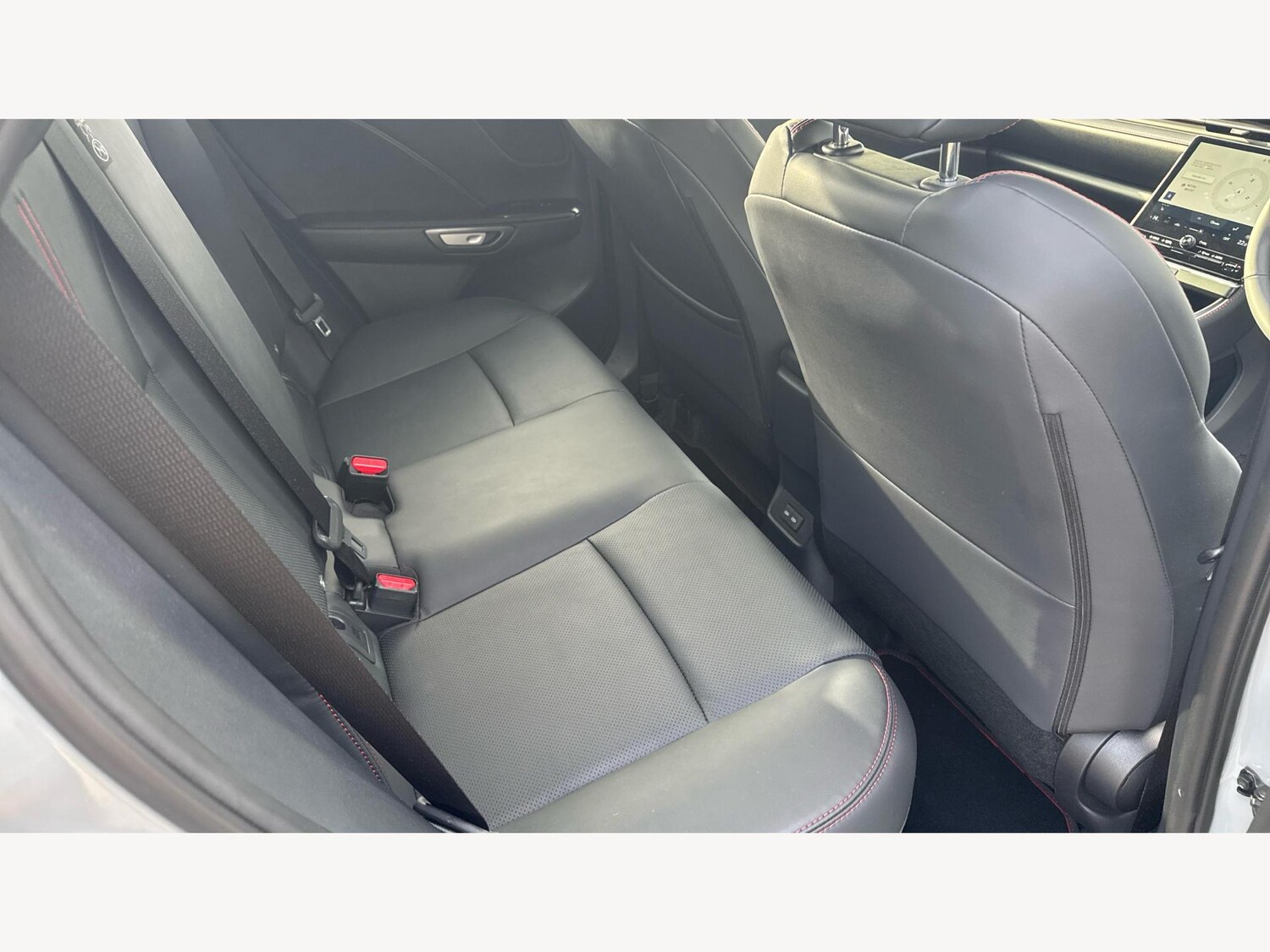 Used Lexus LBX 2025 for sale - 76240252: Photo 11