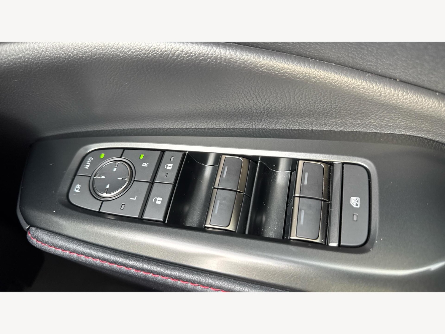 Used Lexus LBX 2025 for sale - 76240252: Photo 32