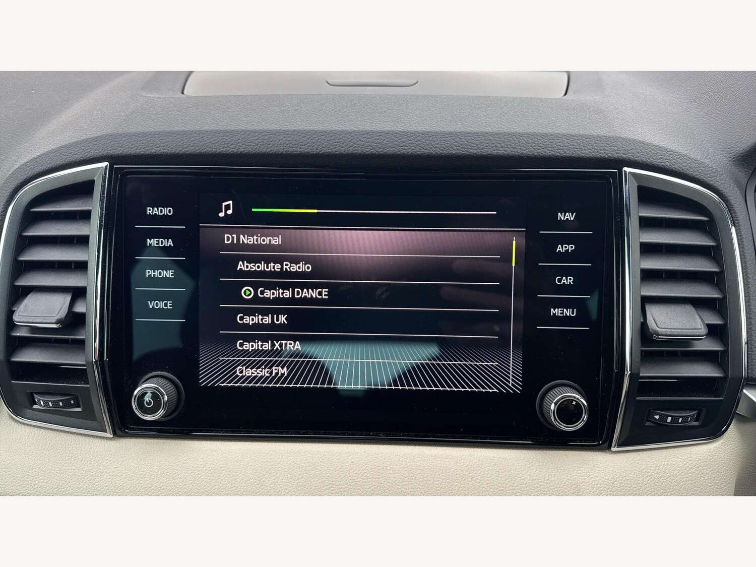 Used Skoda Karoq 2018 for sale - 77216160: Photo 22