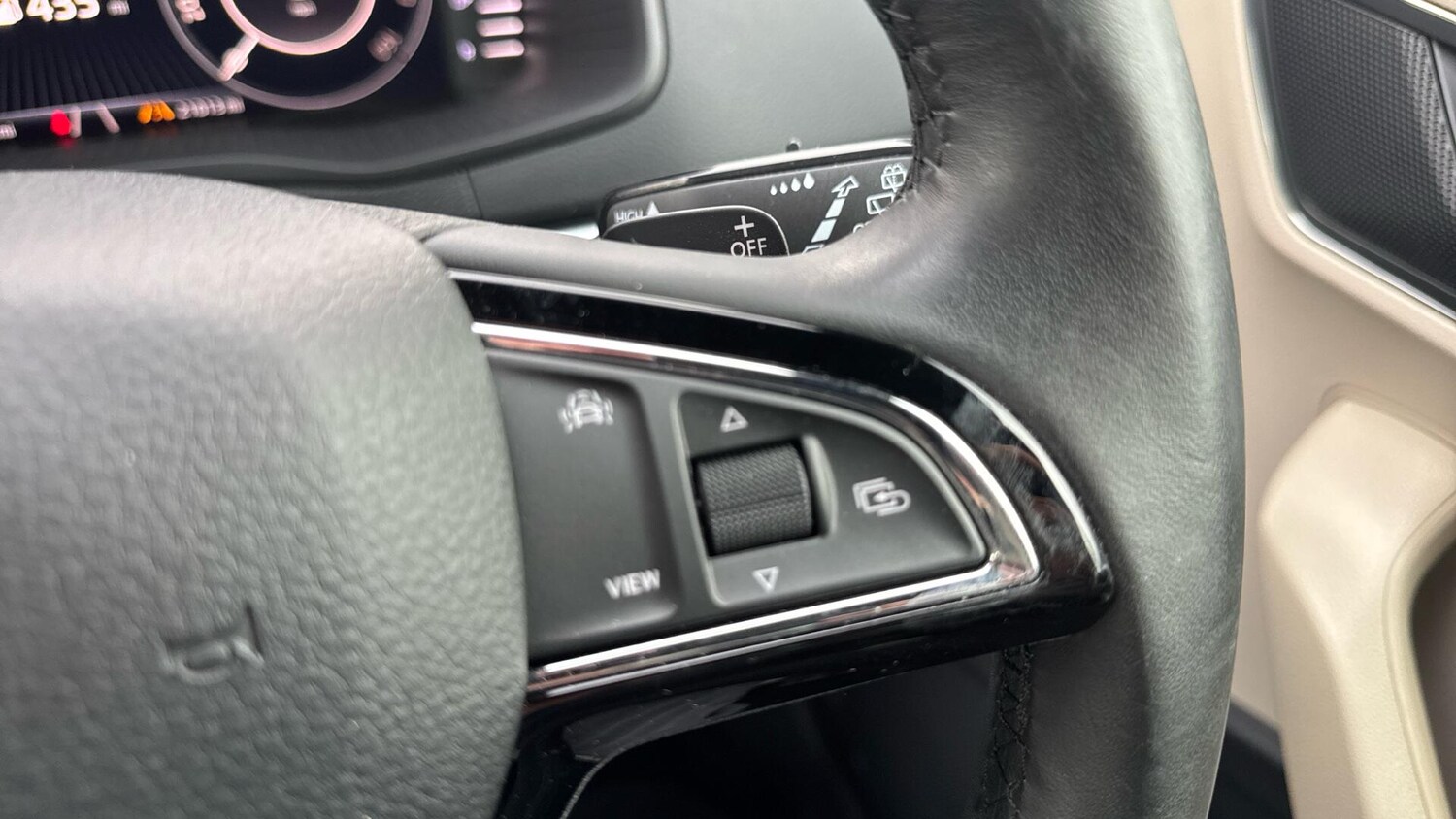 Used Skoda Karoq 2018 for sale - 77216160: Photo 32